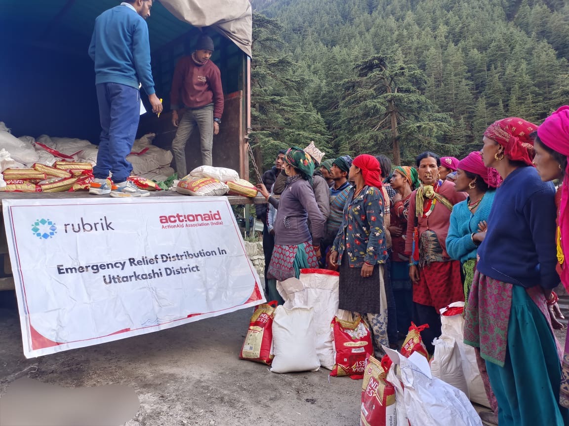 एक्शन एंड एसोसिएशन द्वारा आपदा मजदूरों के साथ बाटी राहत कार्य