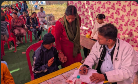 झंडीचौड़ में विशेष स्वास्थ्य शिविर: श्री महंत इन्द्रेश अस्पताल ने मानसिक रूप से अक्षम बच्चों का किया निःशुल्क स्वास्थ्य परीक्षण